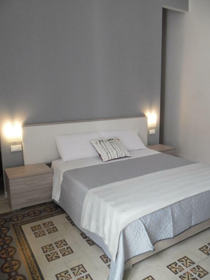 Le Vie Del Centro Hotel Palermo Luaran gambar